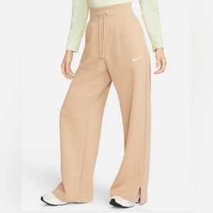 Nike Style Fleece High Rise Wide Pants - Small